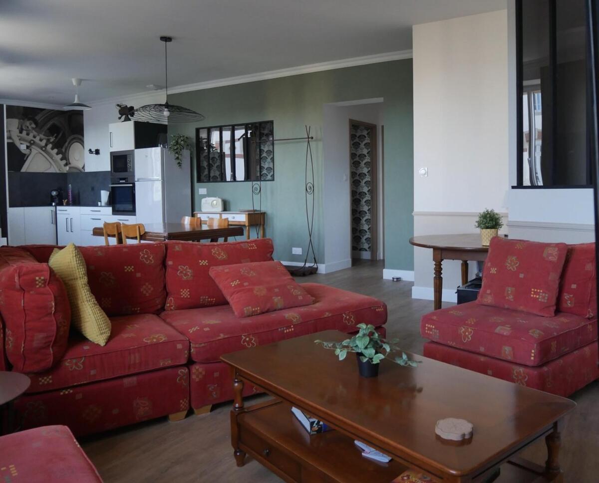 Le Familia Apartment Guer Exterior foto