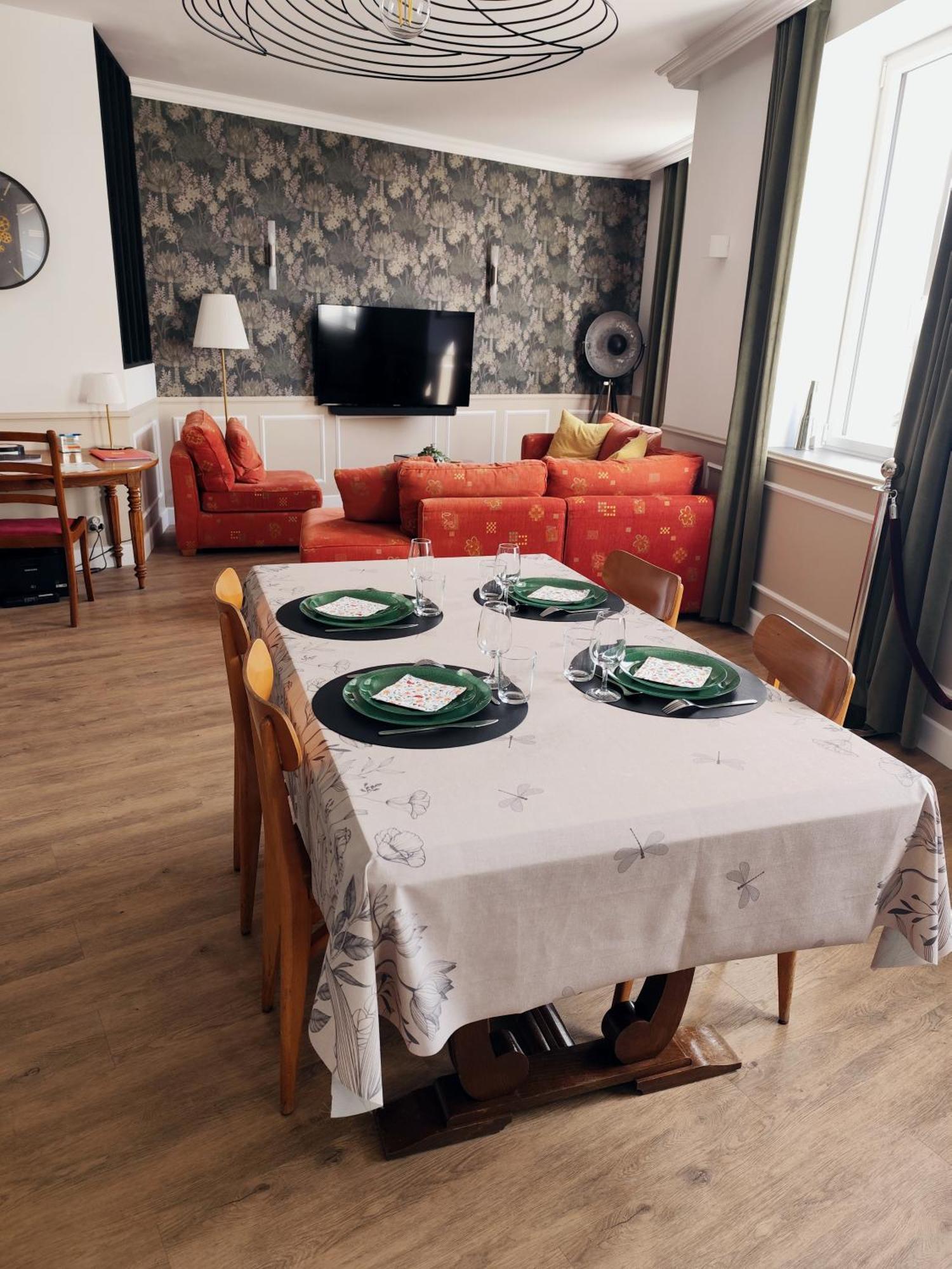 Le Familia Apartment Guer Exterior foto